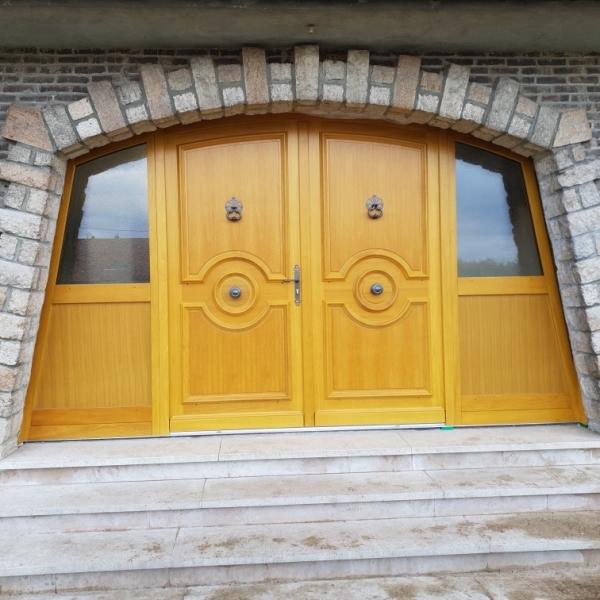 Porte d'entrée en bois